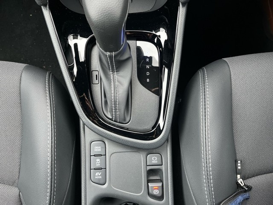 2025 Toyota Yaris Cross YARIS CROSS SOL €37,888