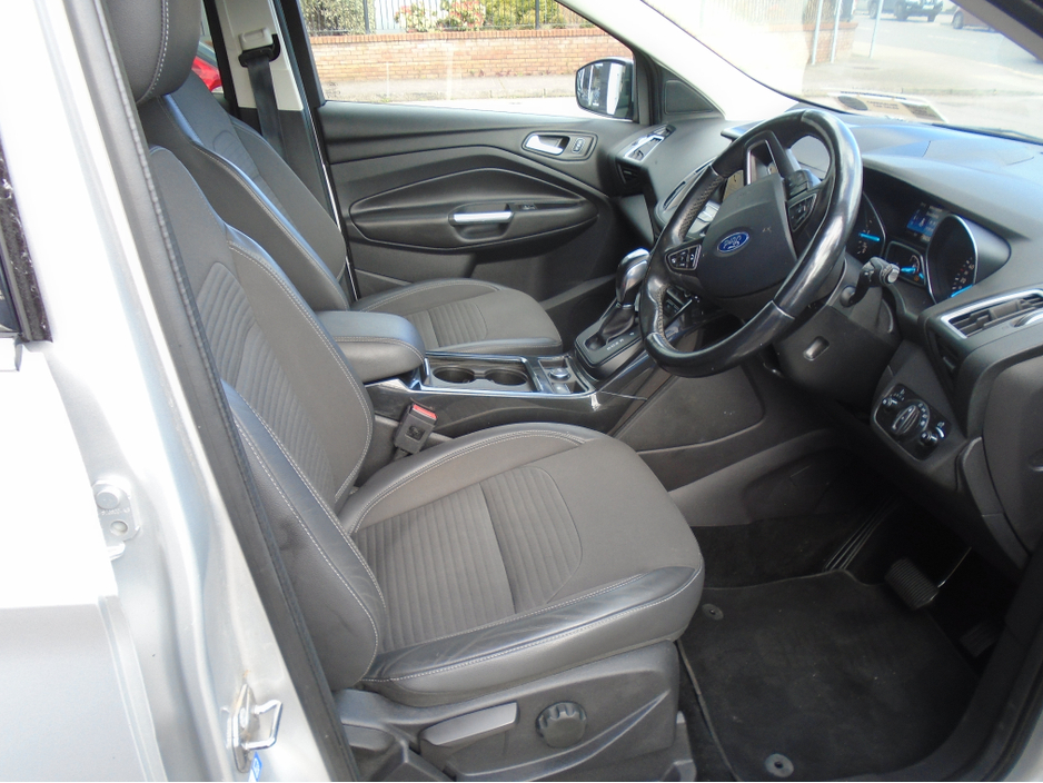 2018 Ford Kuga - image 6