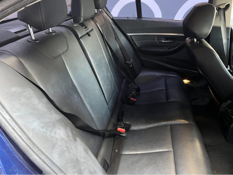 2017 BMW 3 Series 2017 BMW 320D 2.0 AUTOMATIC / CRUISE CONTROL / REVERSE CAMERA / ELECTRIC MEMORY & HEATED SEATS AND MORE