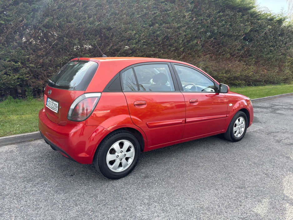 2010 Kia Rio - image 5