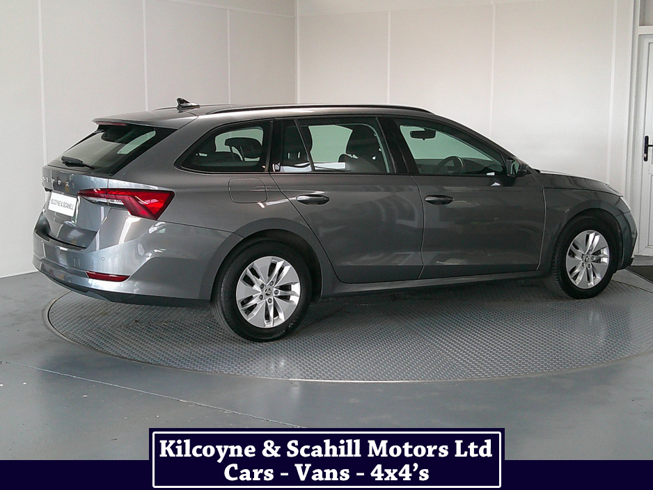 2023 Skoda Octavia - image 7