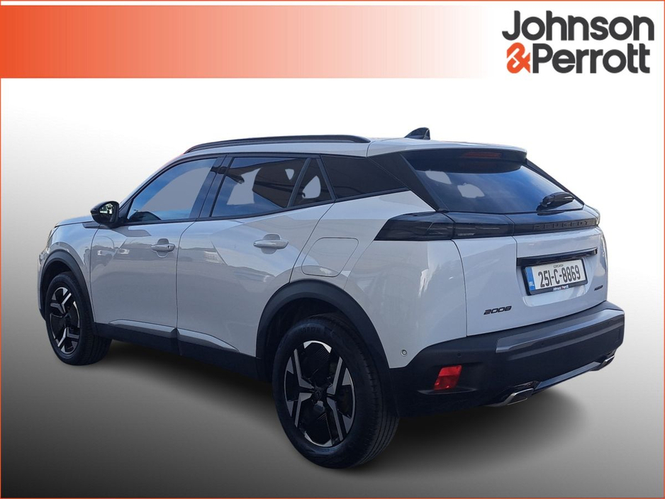 2025 Peugeot 2008 - image 2