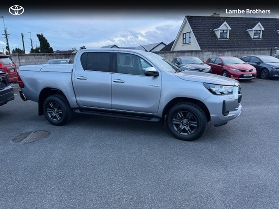 2021 Toyota Hilux - image 14