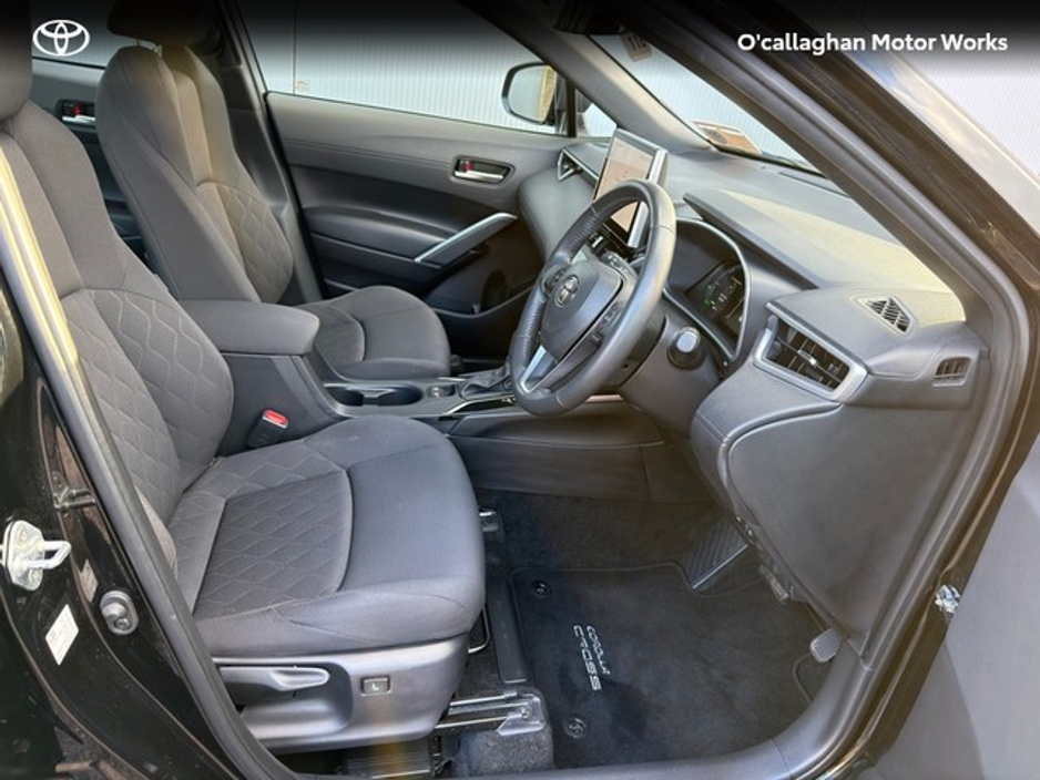 2023 Toyota Corolla Cross - image 7