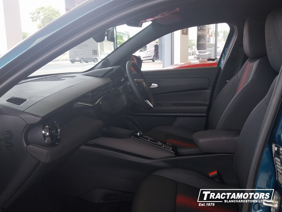 2025 Alfa Romeo Junior IBRIDA TECH PACK PREMIUIM PACK €36,749