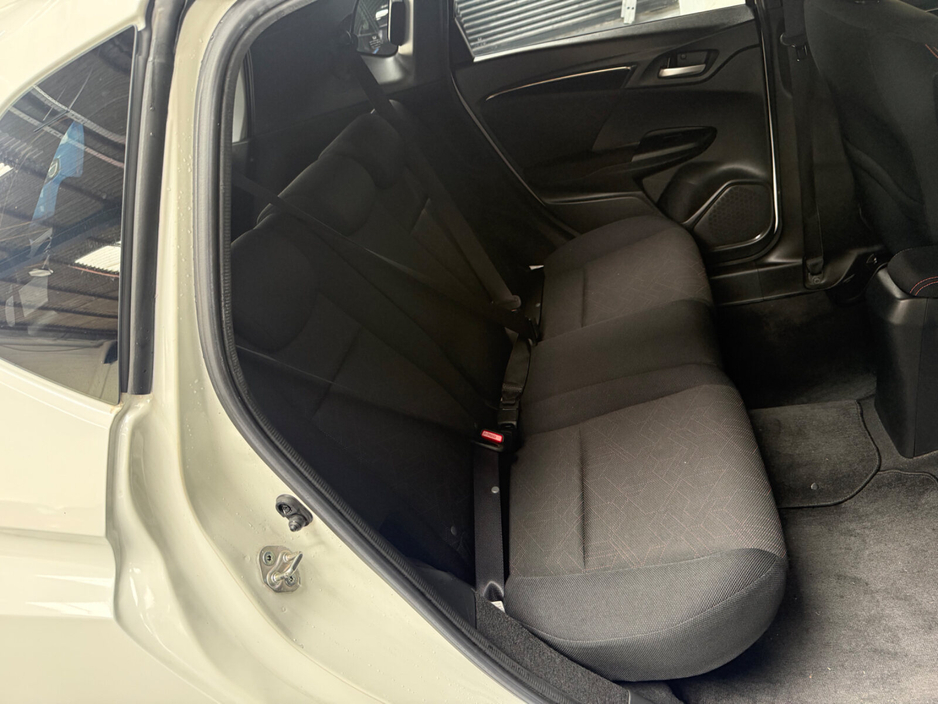 2015 Honda Fit - image 23