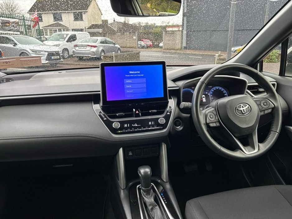 2024 Toyota Corolla Cross CROSS LUNA 1.8 €34,000