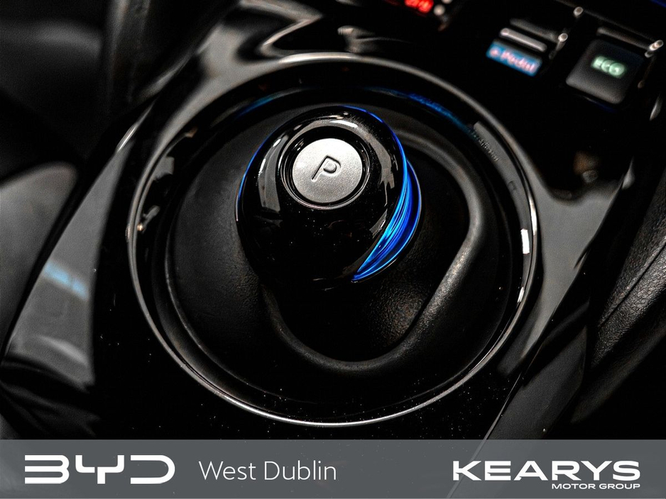 2025 Nissan Leaf - image 26