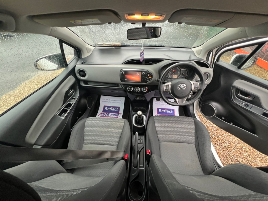 2017 Toyota Yaris ==STUNNING 1.0 LUNA//REVERSING CAMERA//NEW NCT//SERVICED== €10,950