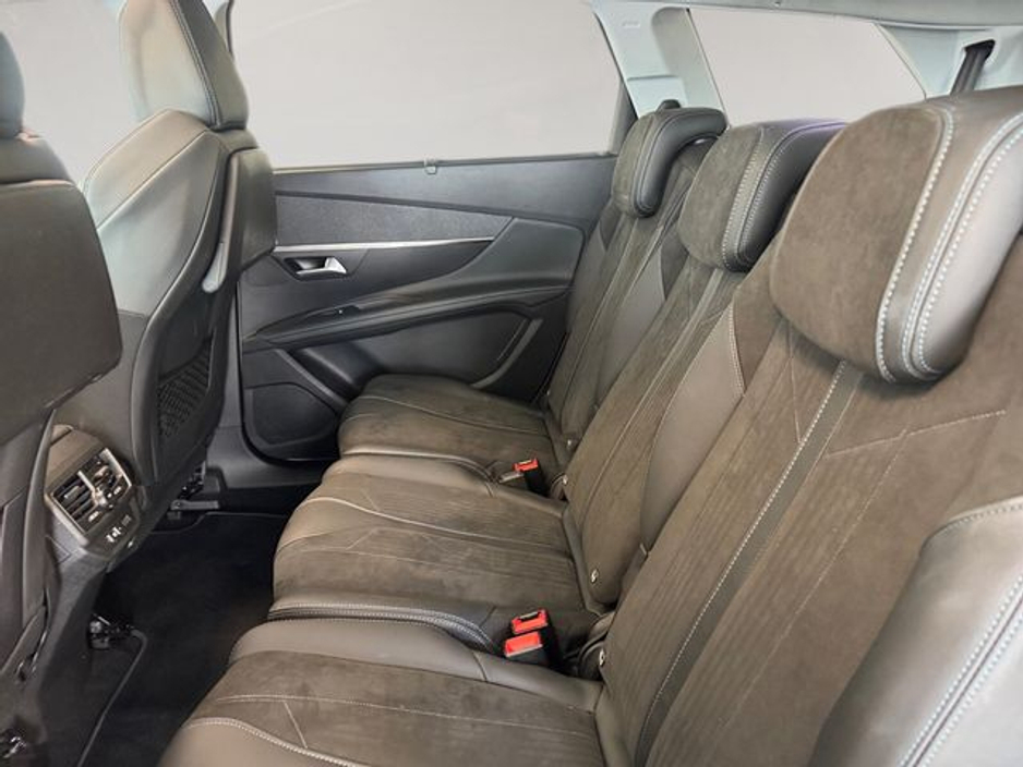 2020 Peugeot 5008 - image 17