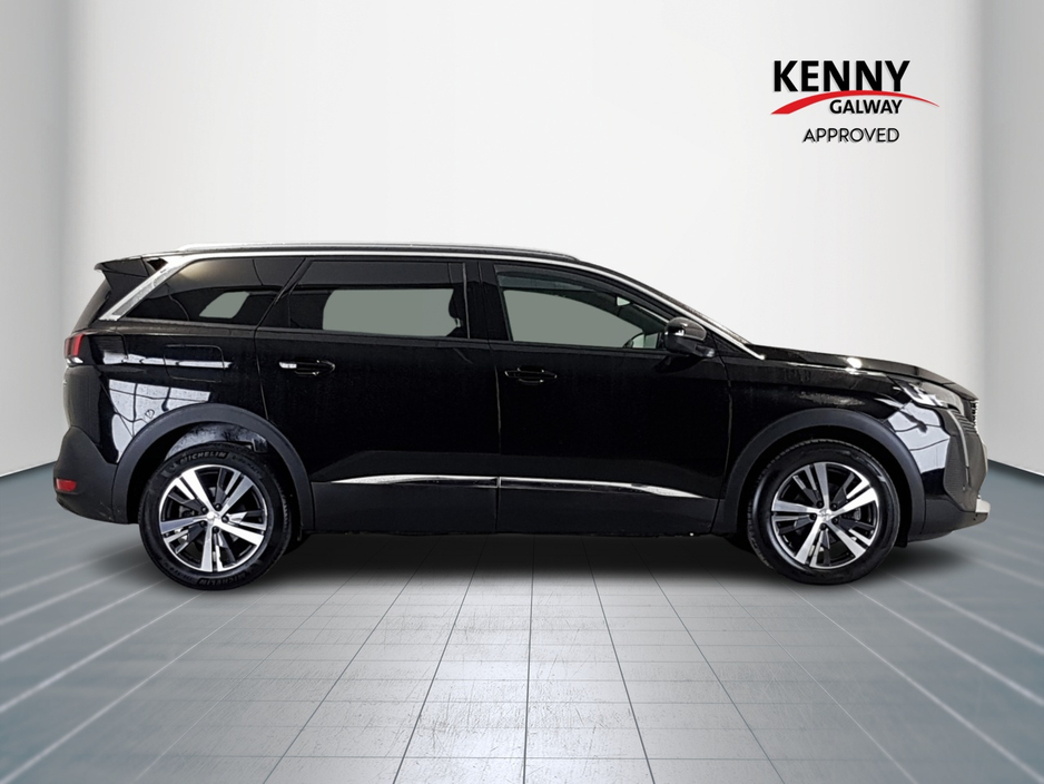 2024 Peugeot 5008 - image 8