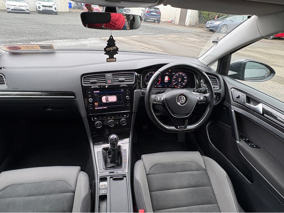 2018 Volkswagen Golf - image 9