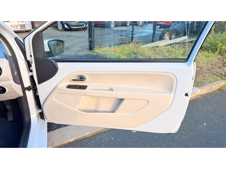 2013 Volkswagen up! 1.0 75BHP HIGH UP €6,200