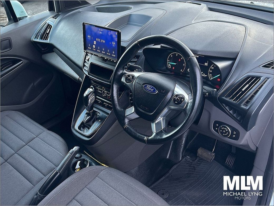 2022 Ford Transit Connect - image 9