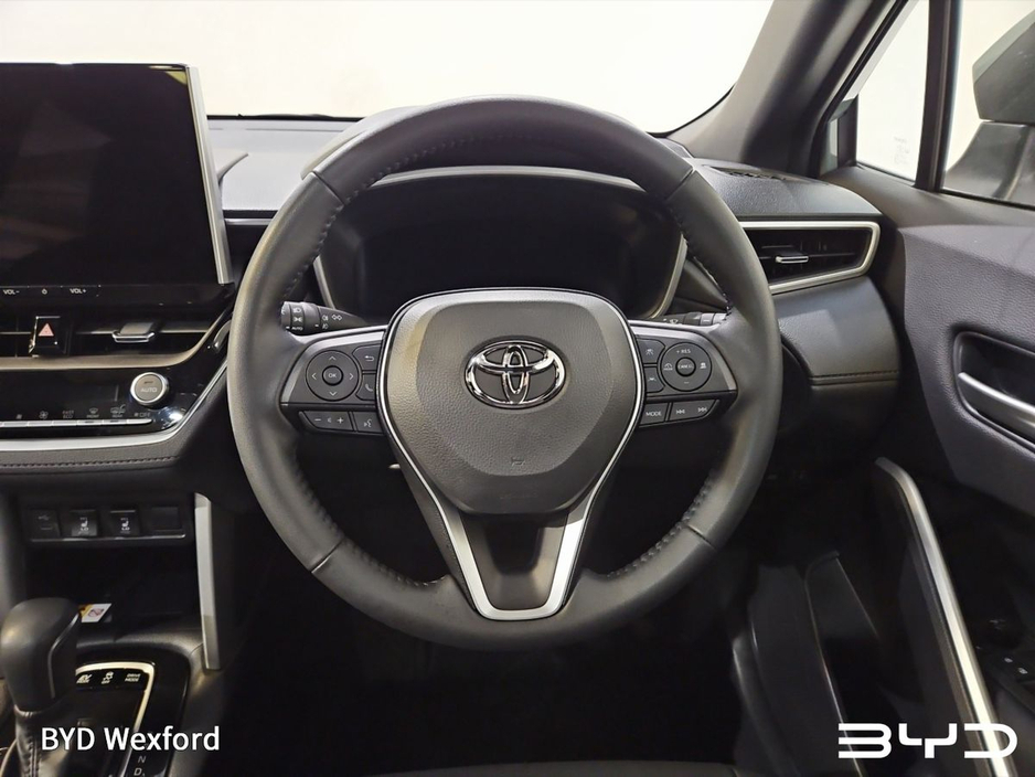 2025 Toyota Corolla Cross - image 18