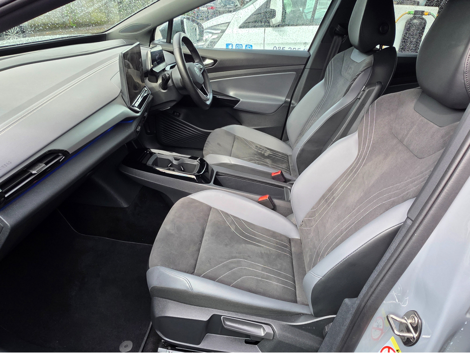 2025 Volkswagen ID.4 - image 19