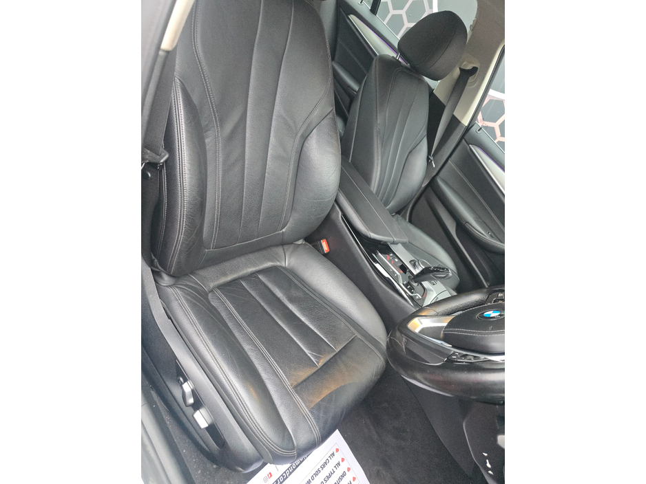 2019 BMW 5 Series - image 22