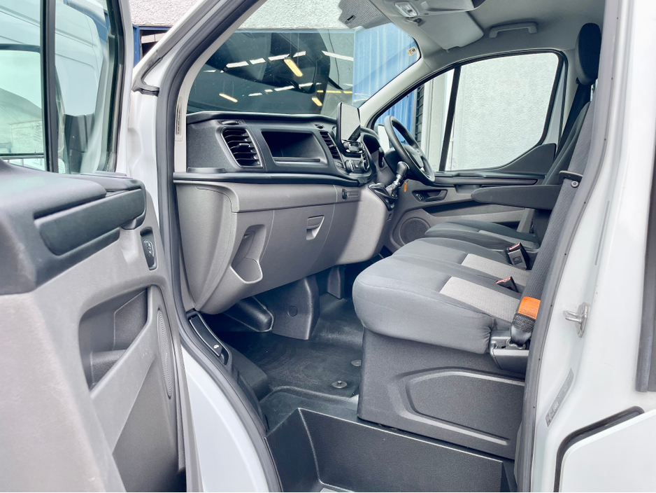 2023 Ford Transit Custom - image 31