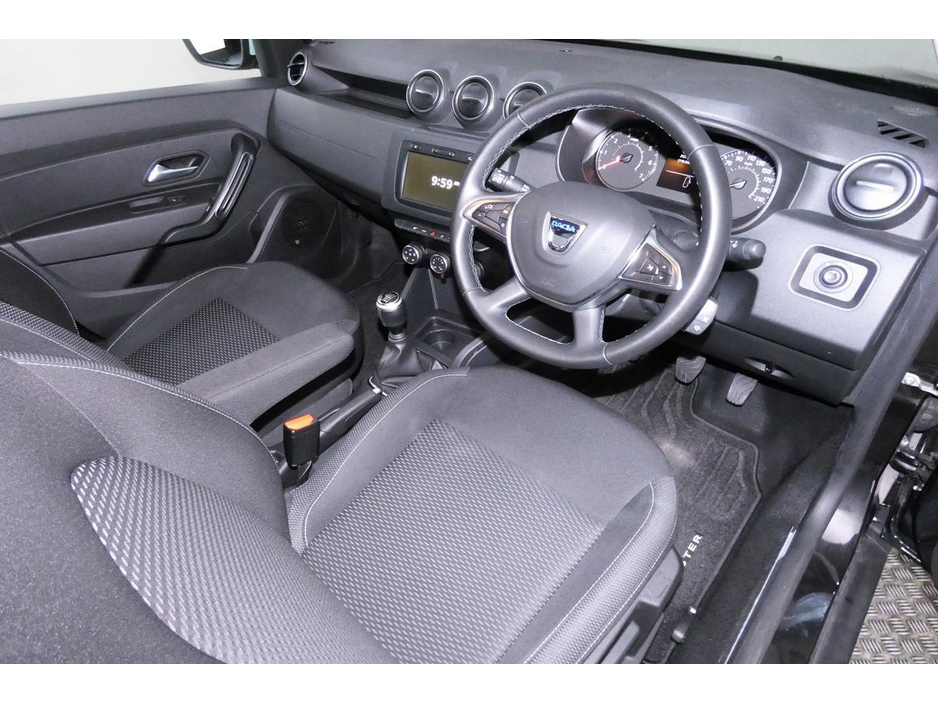 2019 Dacia Duster - image 13