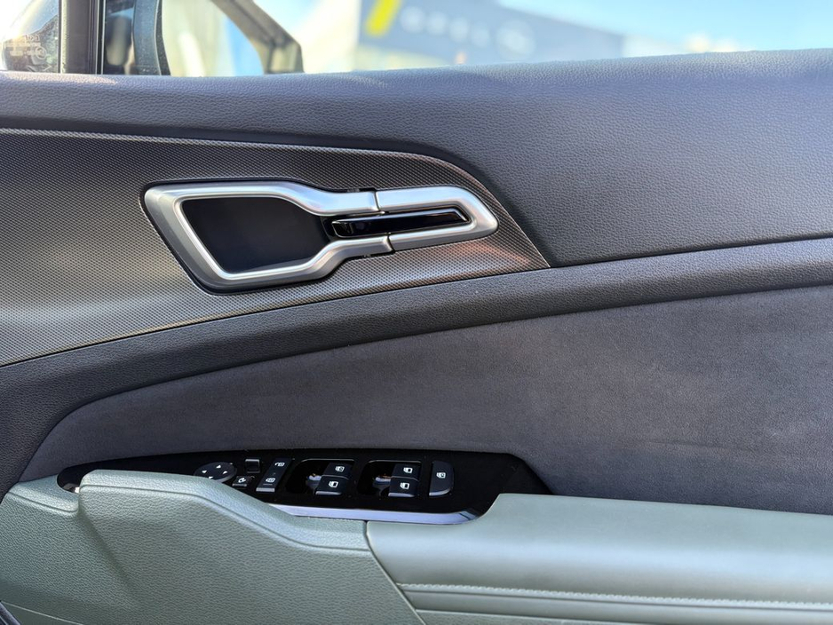 2024 Kia Sportage - image 8