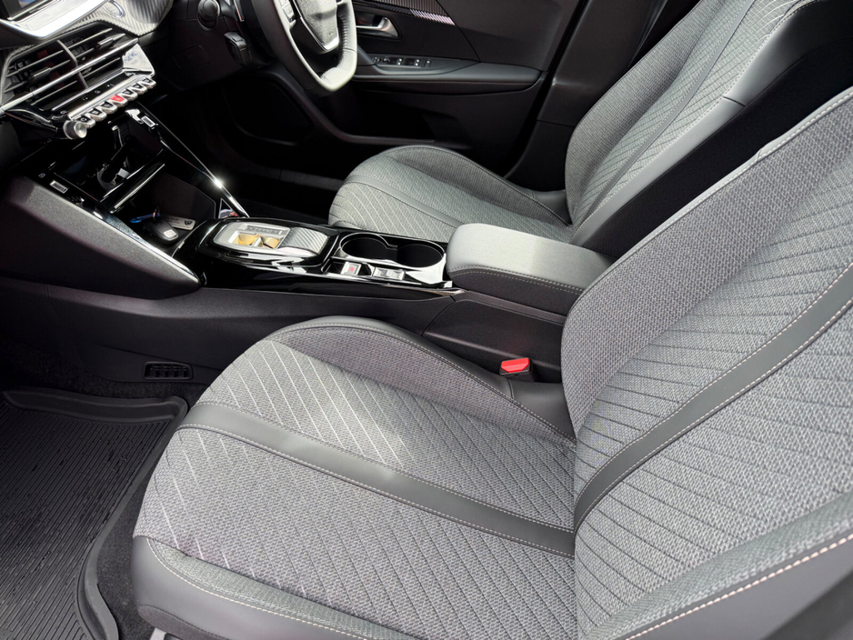 2026 Peugeot 2008 - image 8