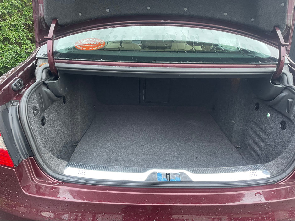 2014 Skoda Superb ELEGANCE 1.6 TDI 105HP 4DR