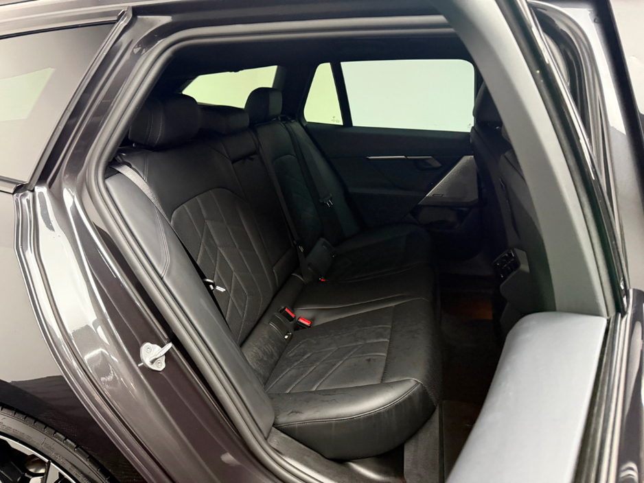 2025 BMW 5 Series - image 13