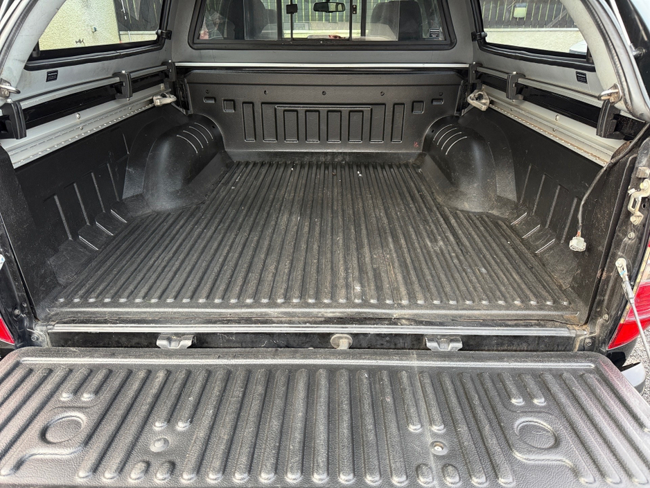 2019 Nissan Navara 2.3 DCI N-GUARD AUTO**NO VAT**31/12/19**FULL BODY KIT**NEW MODEL**MINT**FSH** €25,950