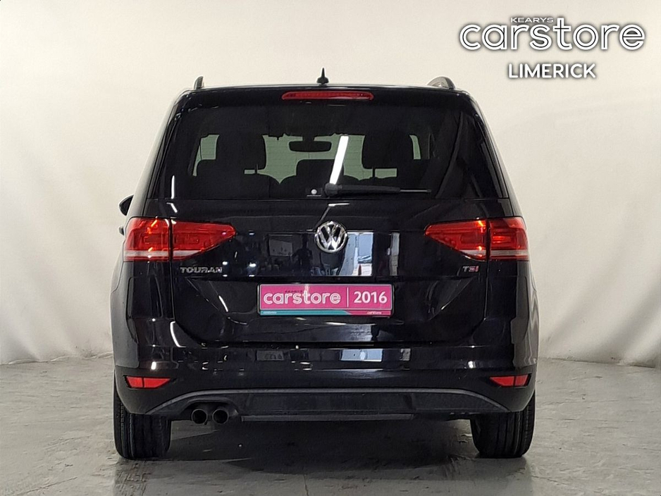 2016 Volkswagen Touran - image 4