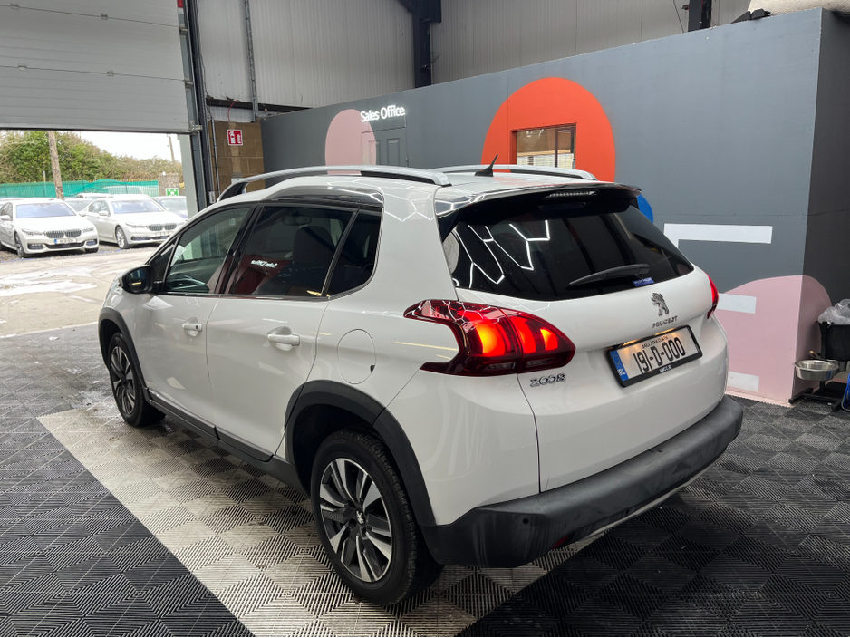 2019 Peugeot 2008 - image 4