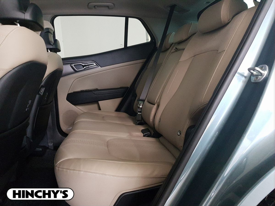 2022 Kia Sportage - image 7