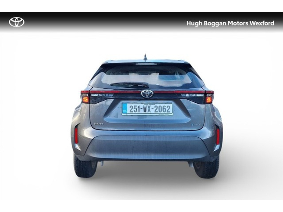 2025 Toyota Yaris Cross CROSS LUNA HYBRID €30,995