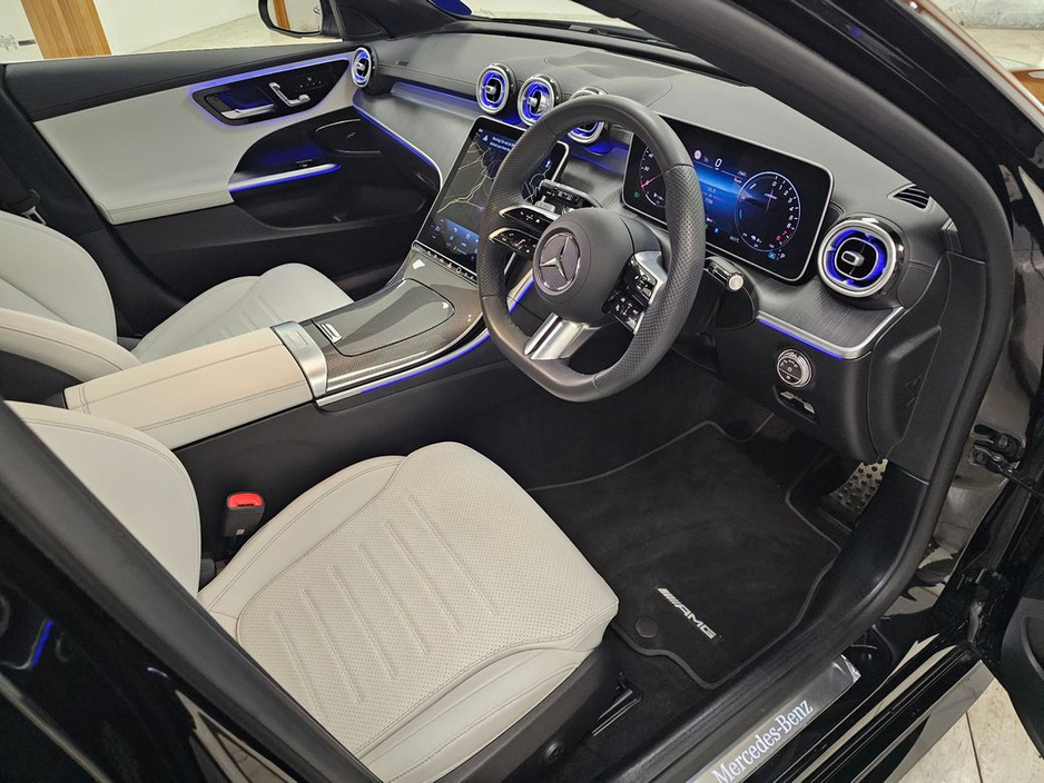 2025 Mercedes-Benz C Class PREMIUM // BLACK WITH IVORY €58,950