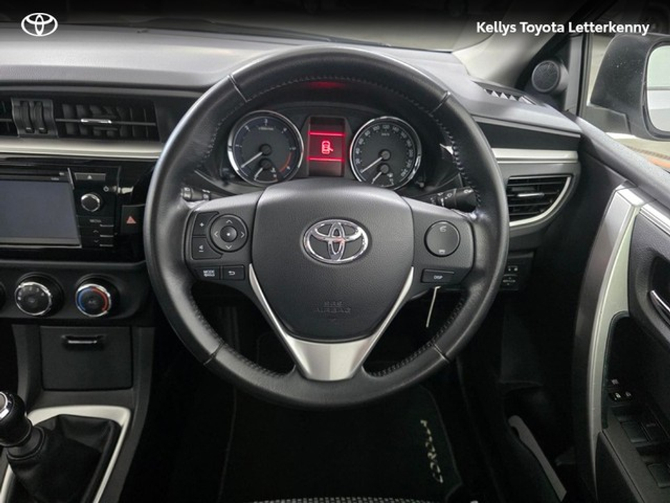 2015 Toyota Corolla - image 8