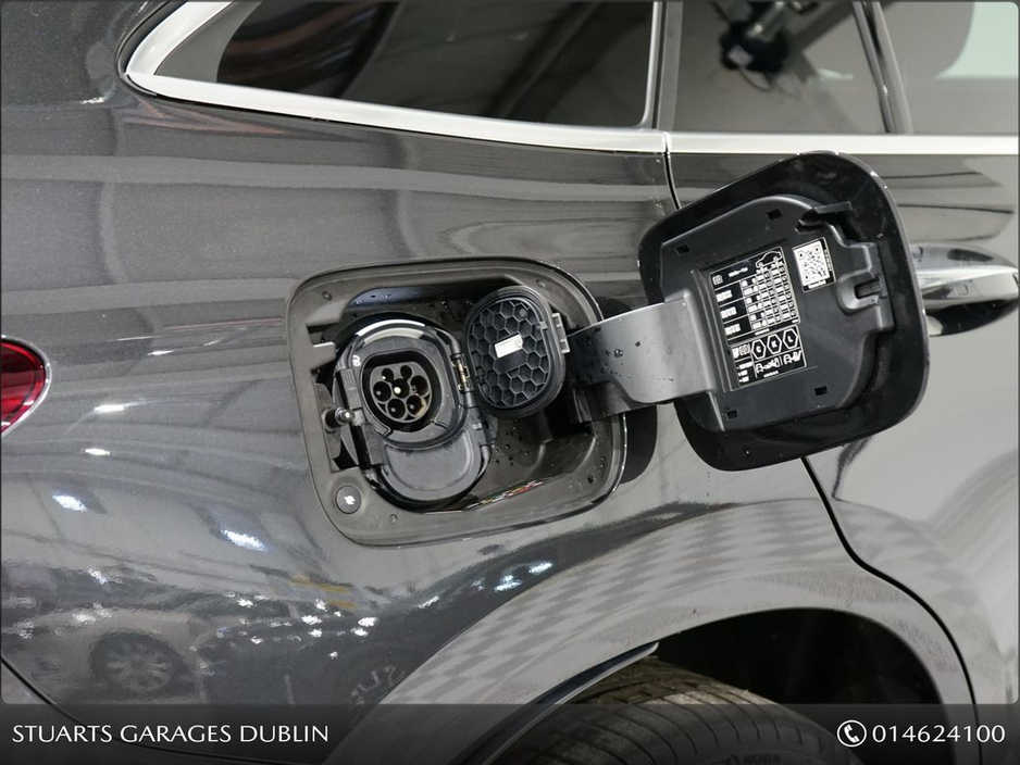 2023 Mercedes-Benz EQC EQC 400 AMG LINE: SELENITE GREY METALLIC WITH BLACK LEATHER, SUNROOF, 21” DIAMOND CUT TURBINE ALLOYS, SIDE RUNNING BOARDS, KEYLESS ENTRY €39,945