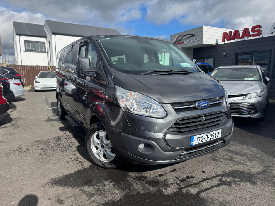 2017 Ford Tourneo Custom - image 2