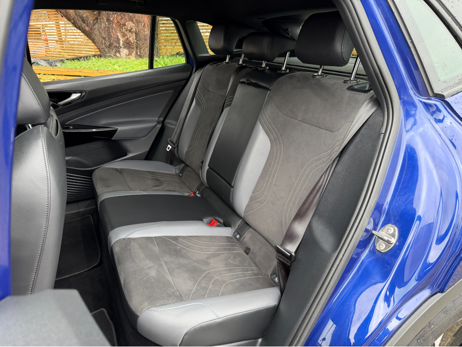 2023 Volkswagen ID.4 - image 23