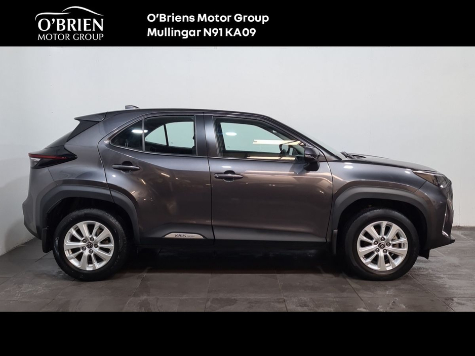 2024 Toyota Yaris Cross - image 7