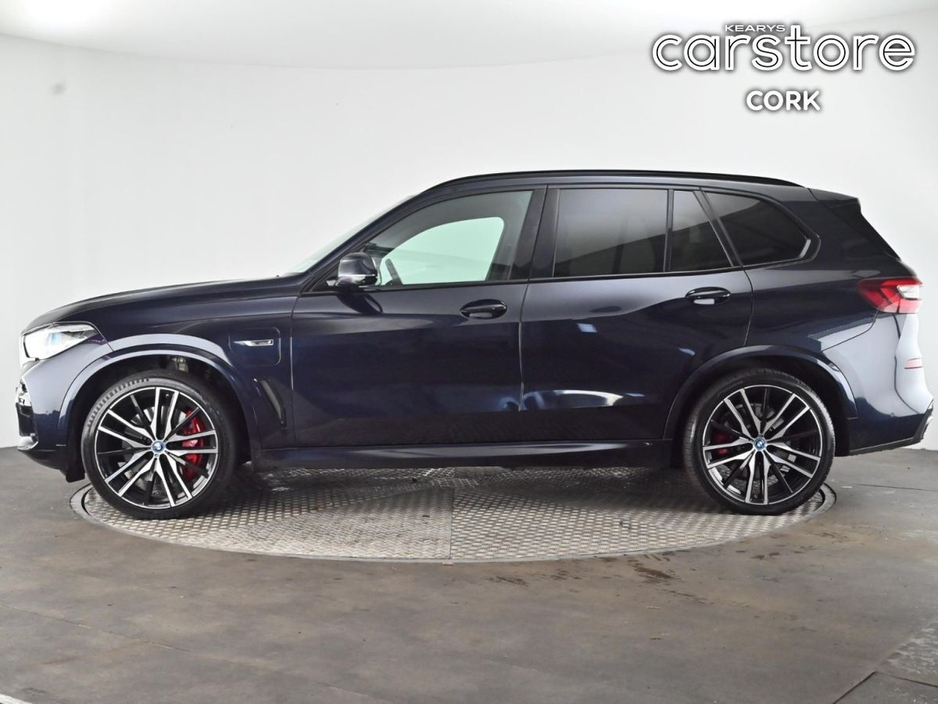 2022 BMW X5 xDrive45e xLine €57,880