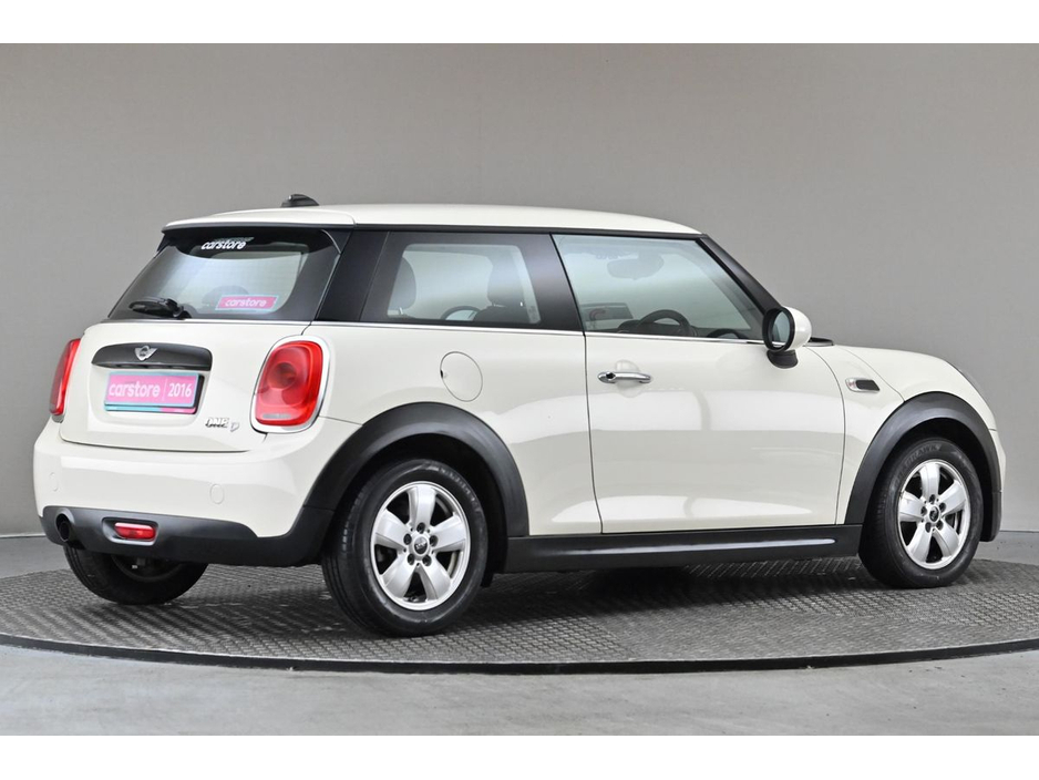 2016 MINI Hatch - image 10