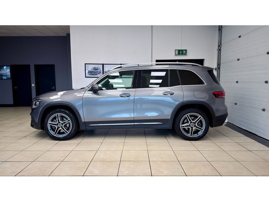 2021 Mercedes-Benz GLB - image 2