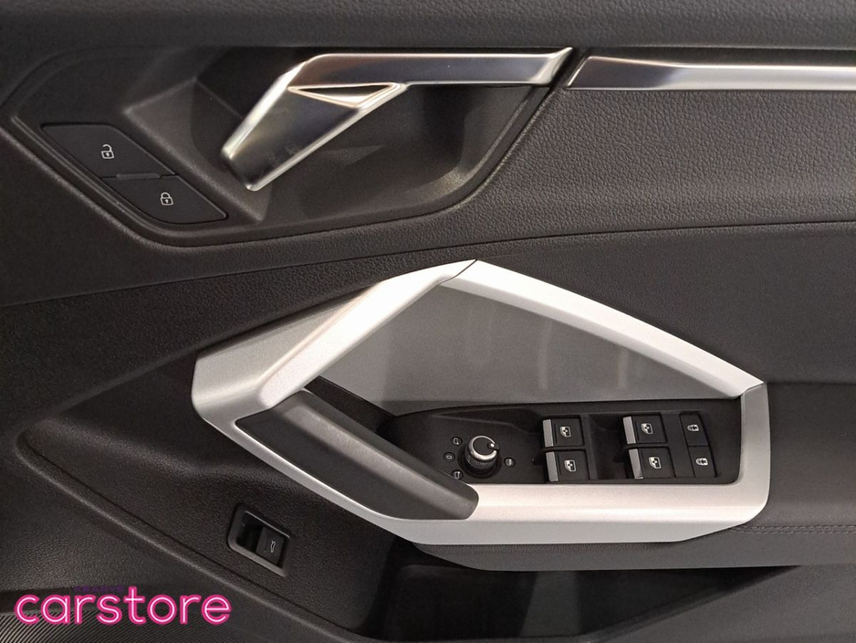 2023 Audi Q3 35 TDI 150HP SE €39,880