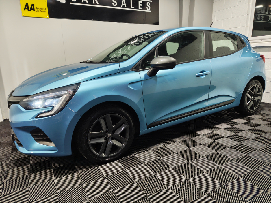 2022 Renault Clio - image 19