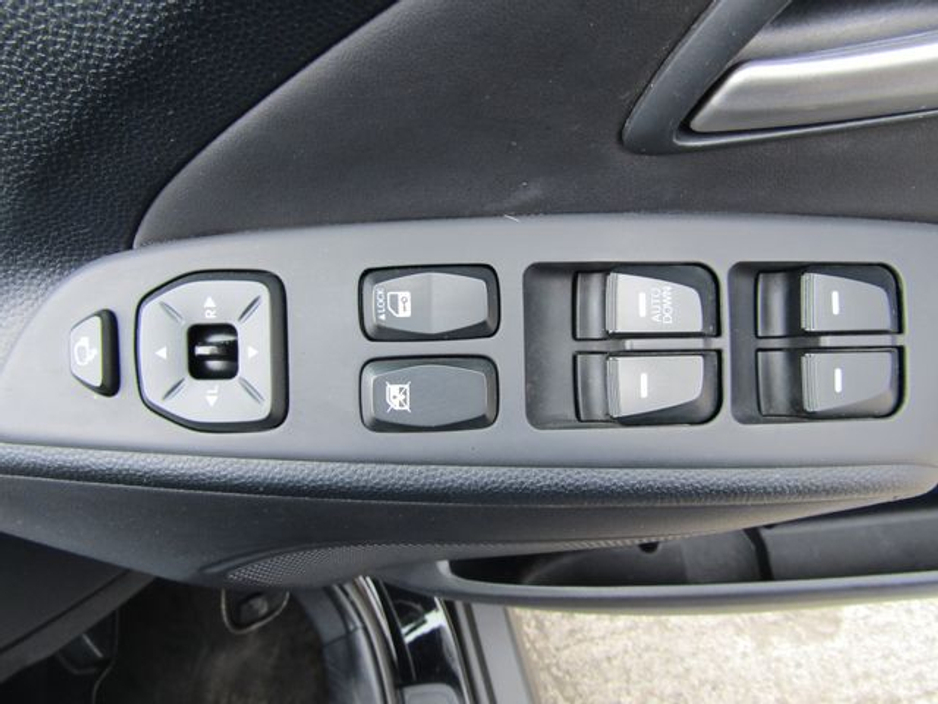 2013 Hyundai ix35 - image 29