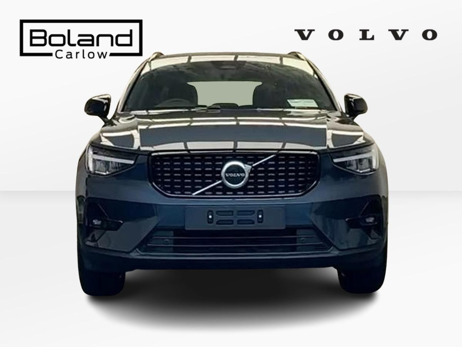 2026 Volvo XC40 - image 7
