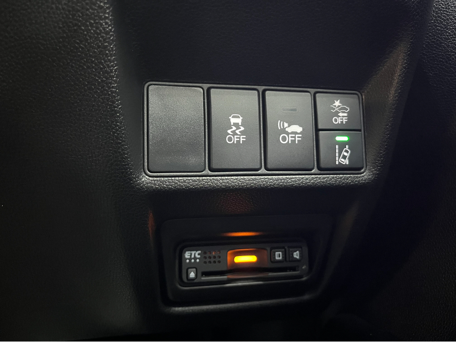 2017 Honda Stepwagon €21950 2017 HONDA STEPWAGON 7 SEATER AUTOMATIC  HYBRID G SENSING 2.0 AUTOMATIC / CRUISE CONTROL / REVERSE CAMERA / AUTOMATIC DOORS / 7 SEATS €21,950