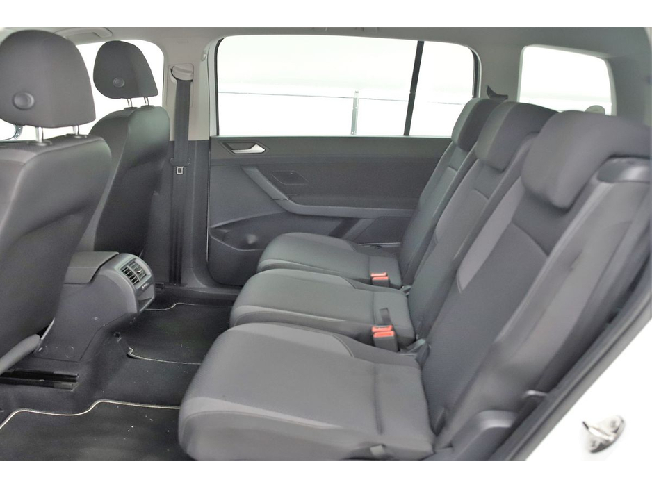 2018 Volkswagen Touran 1.4 TSI DSG TRENDLINE *UPGRADED 18" ALLOY WHEELS*CAR PLAY*ANDROID AUTO* €20,490