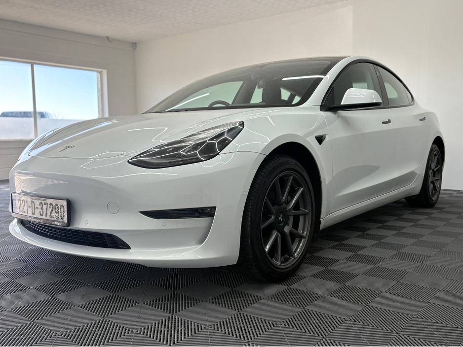 2022 Tesla Model 3 - image 5
