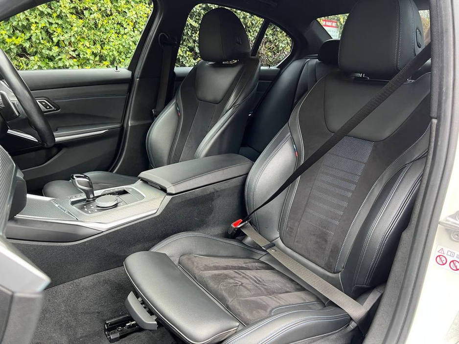 2021 BMW 3 Series - image 6