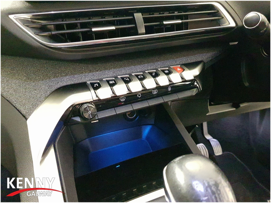 2021 Peugeot 3008 - image 29